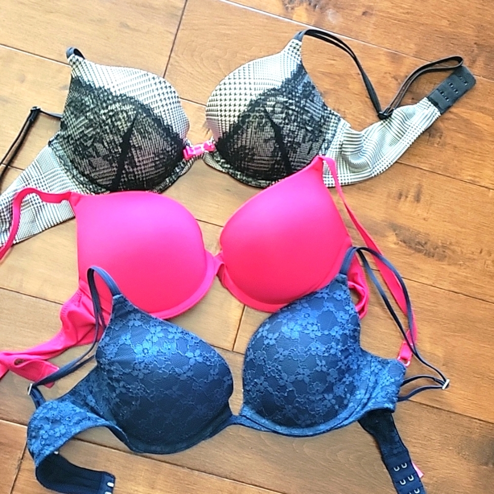 3 Victoria's Secret Bra's